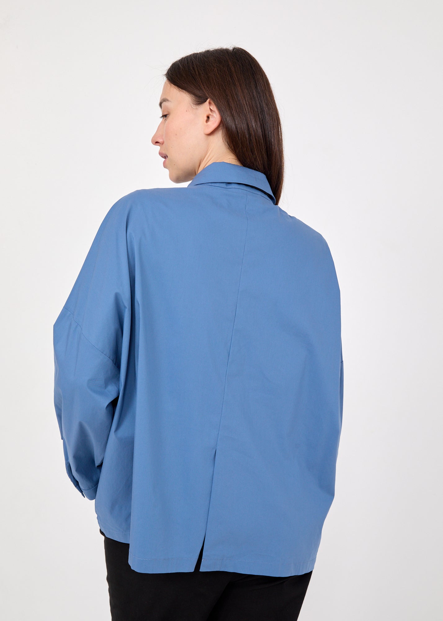 חולצה מכופתרת אסימטרית עם איבקות כחול