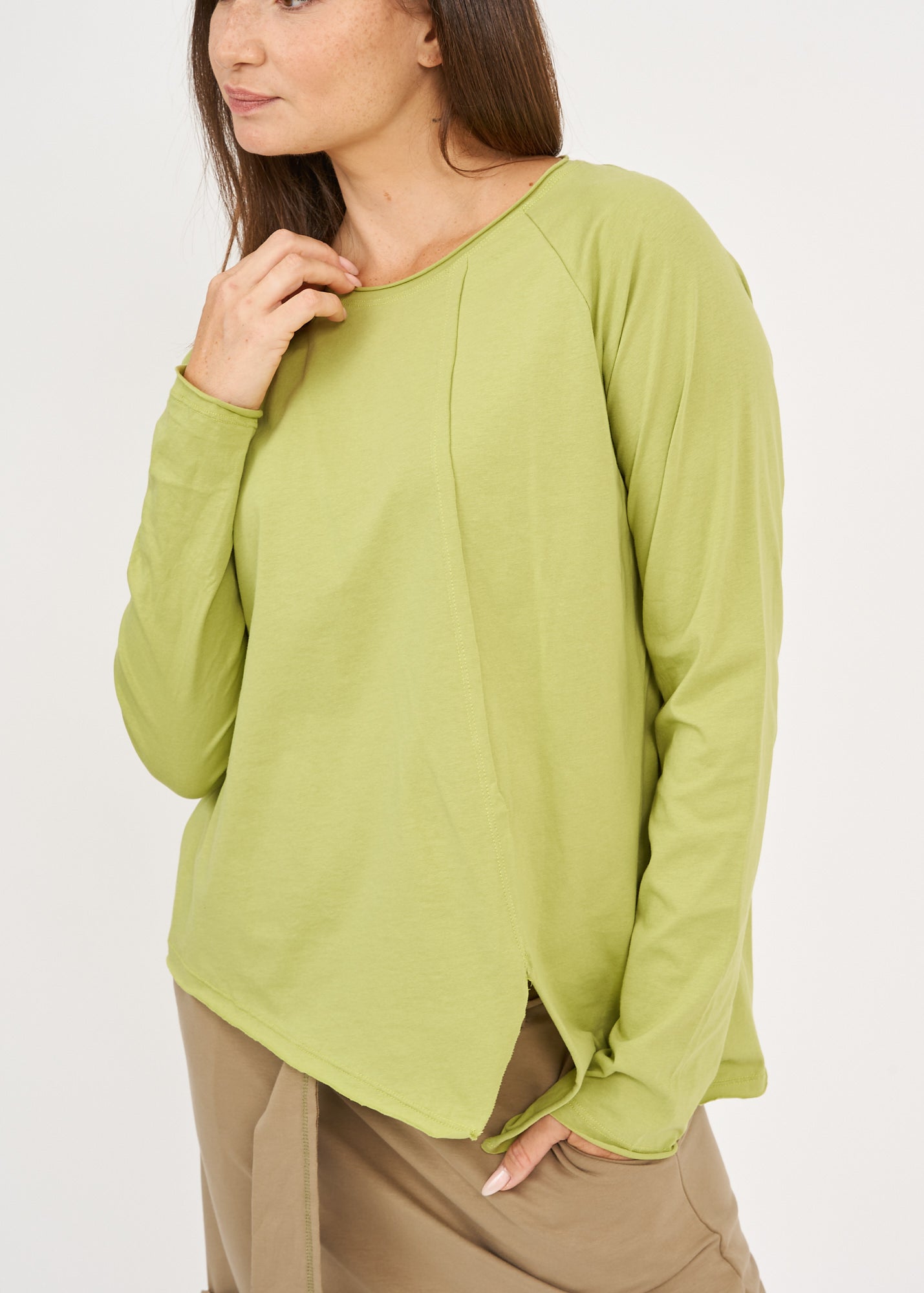 Long sleeve shirt and green cut