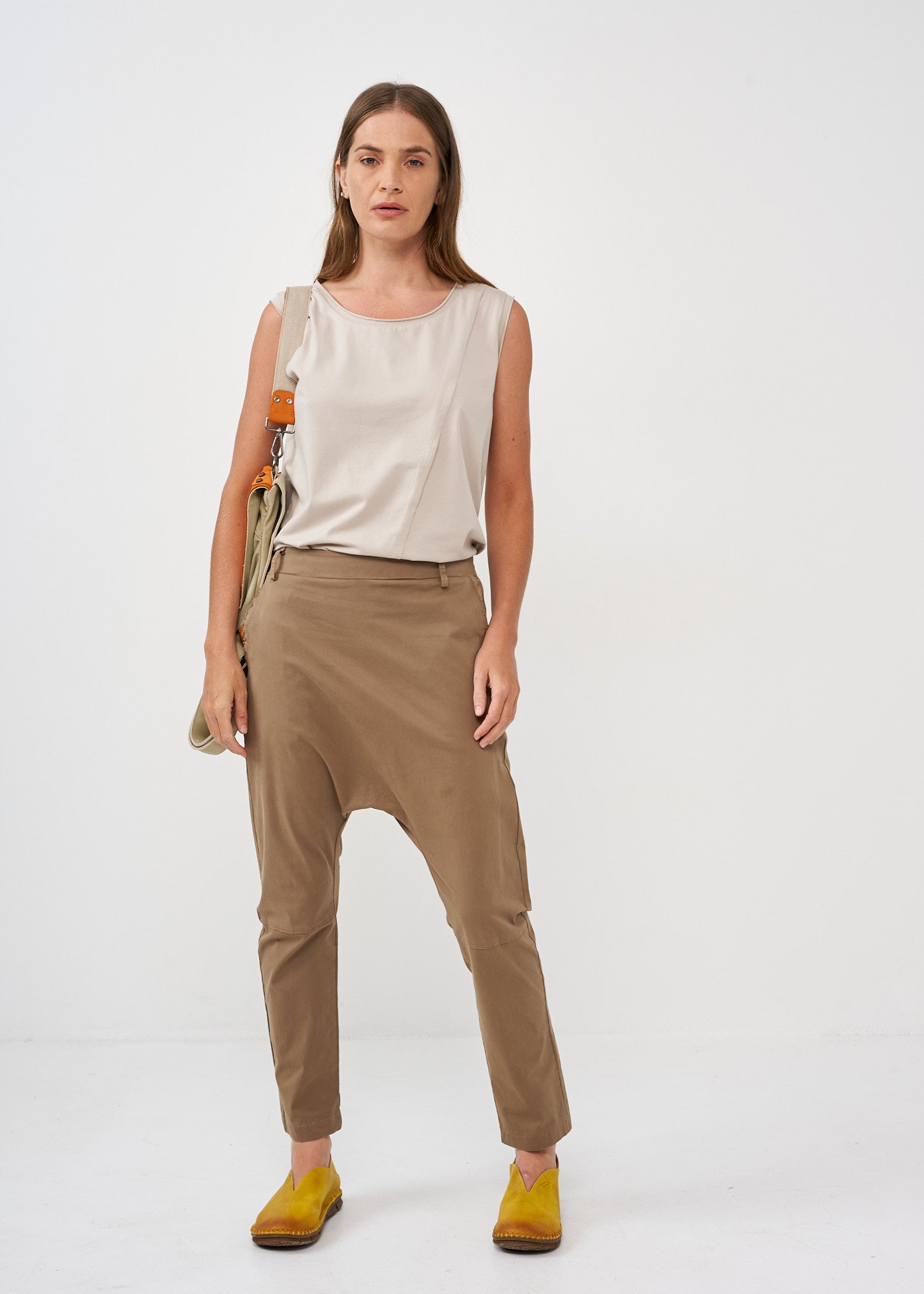 Brown long pants with back pockets