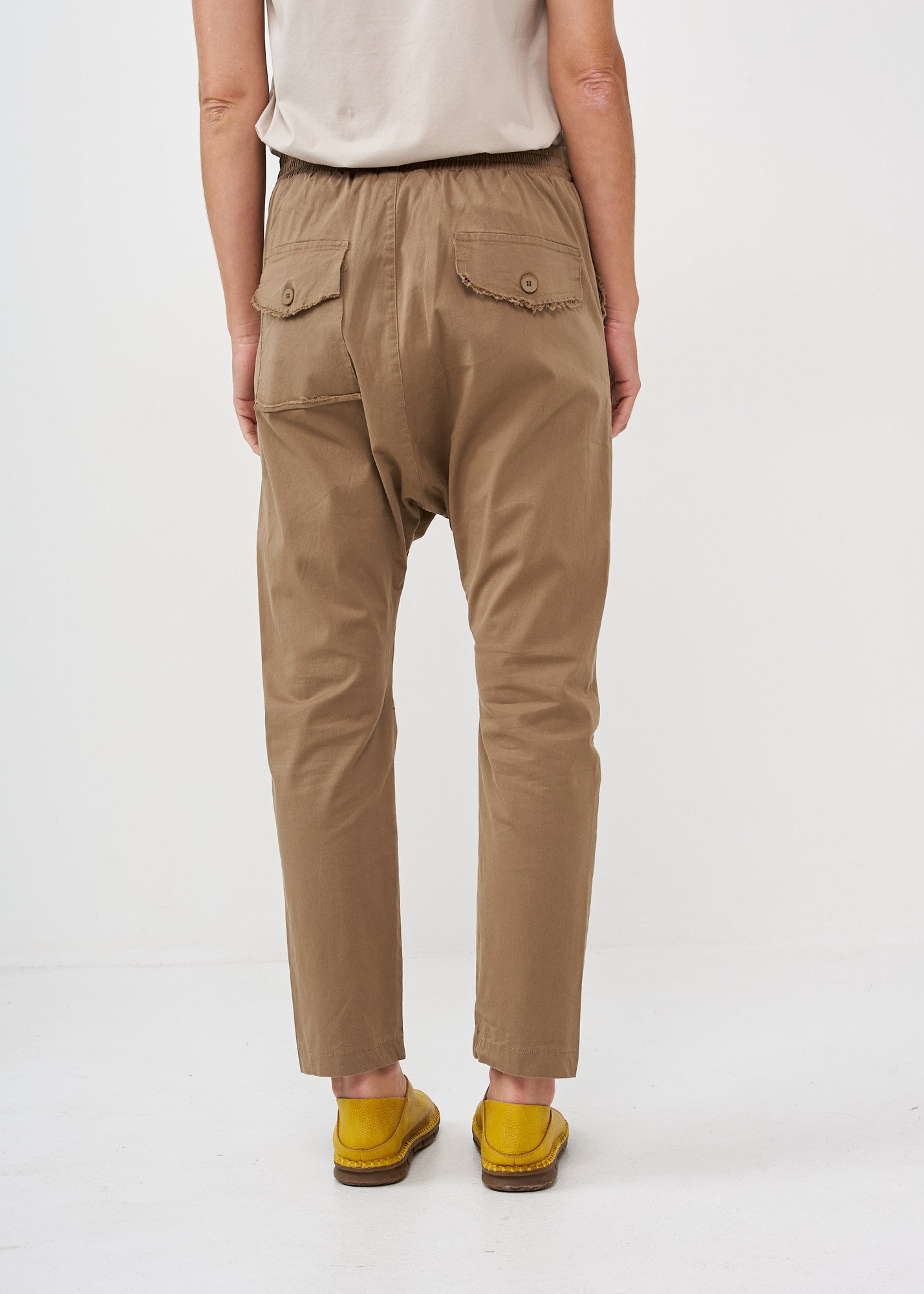 Brown long pants with back pockets