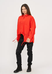 Buttoned shirt with red drawstring