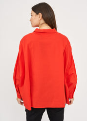 Buttoned shirt with red drawstring