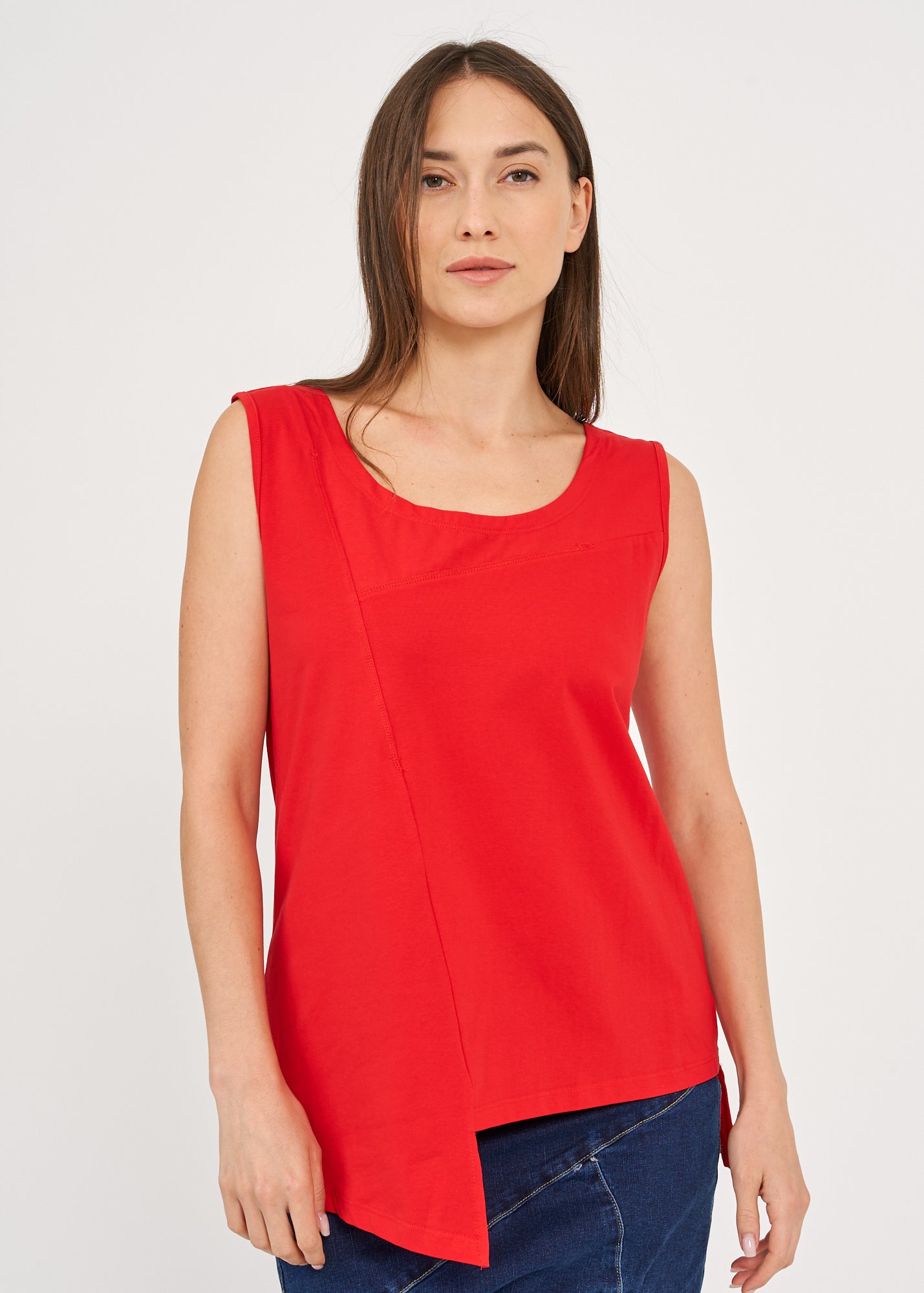 Undershirt base seam T forward left side long red