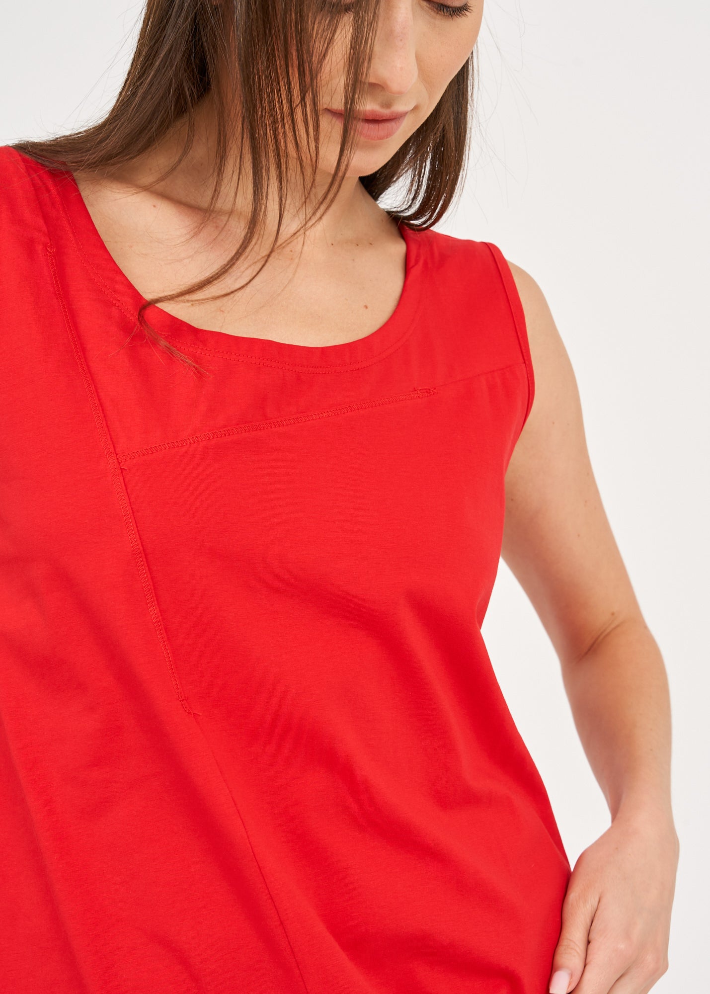 Undershirt base seam T forward left side long red