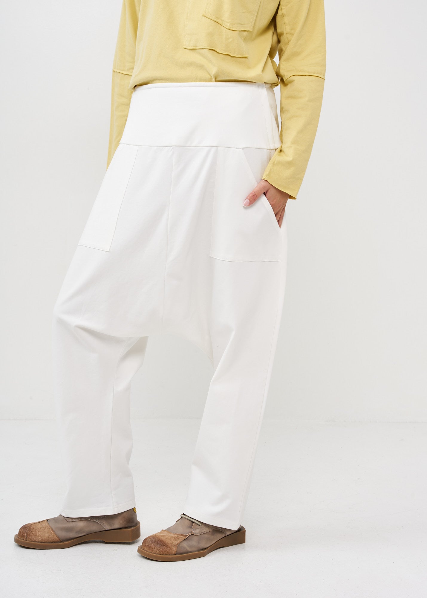 White high waist baggy pants