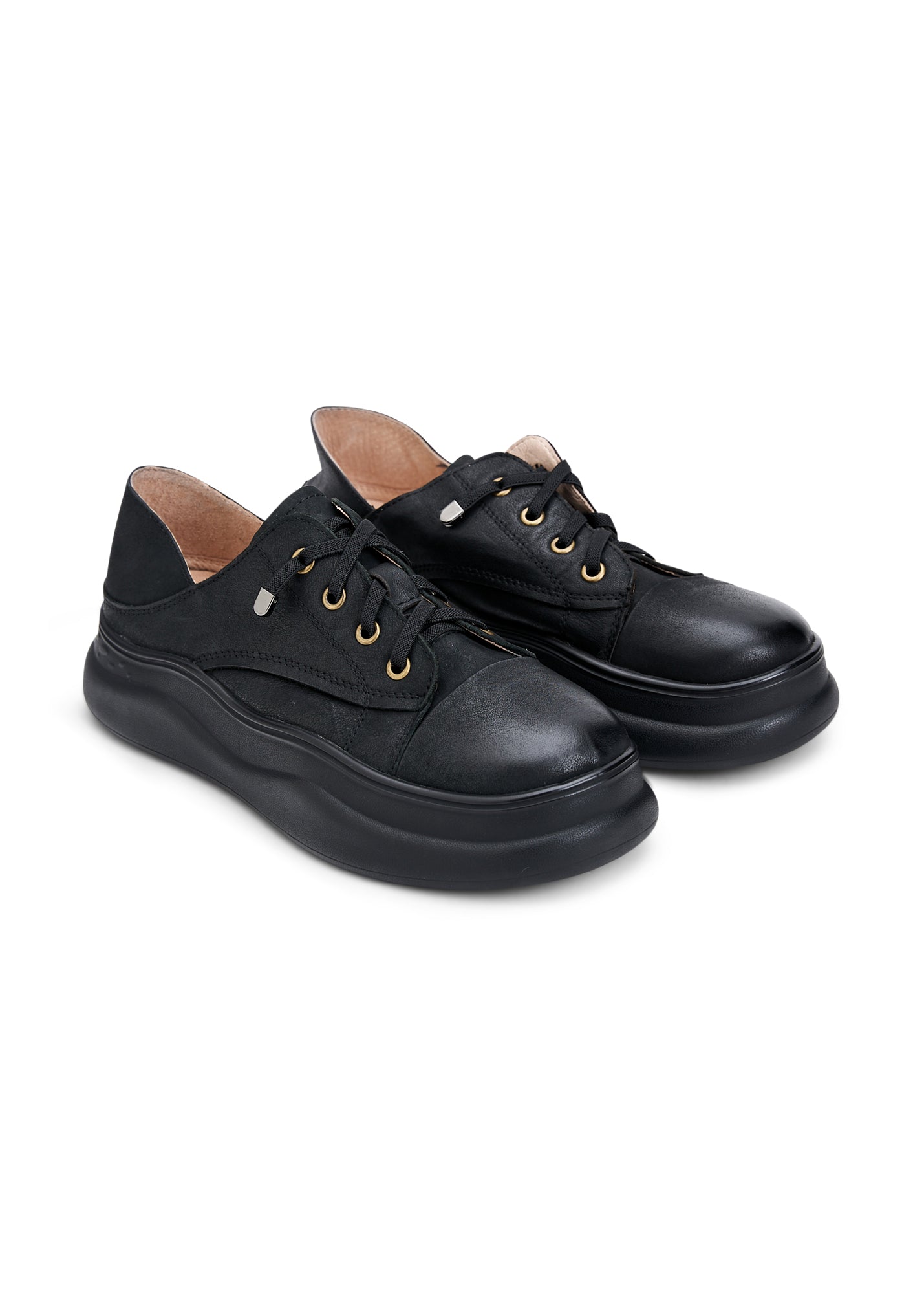 Leather sneakers with black folding heel laces