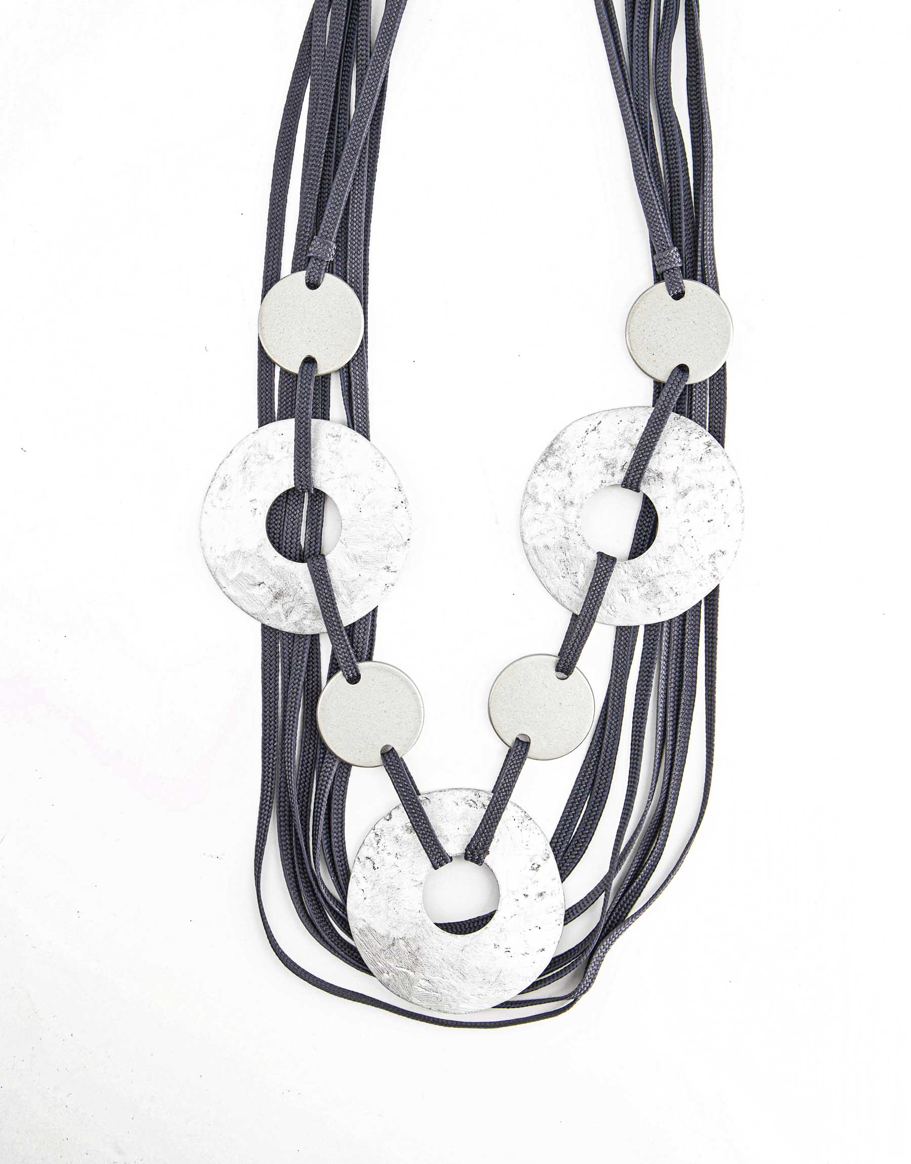 Silk thread necklace with a combination of silver circles