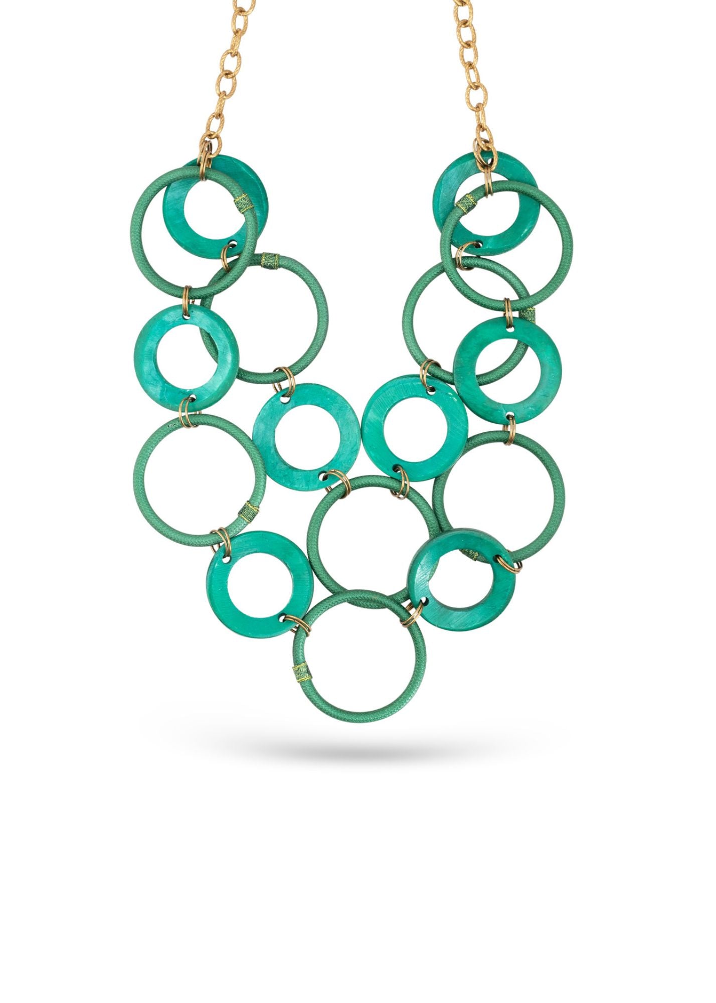 Handmade necklace combining coconut hoops and green rope