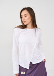 Long sleeve shirt with a white ribbon combination