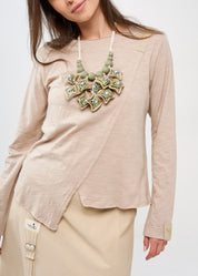 Long sleeve shirt with beige ribbon combination