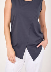 Tank top with diagonal stitching and dark blue spikes