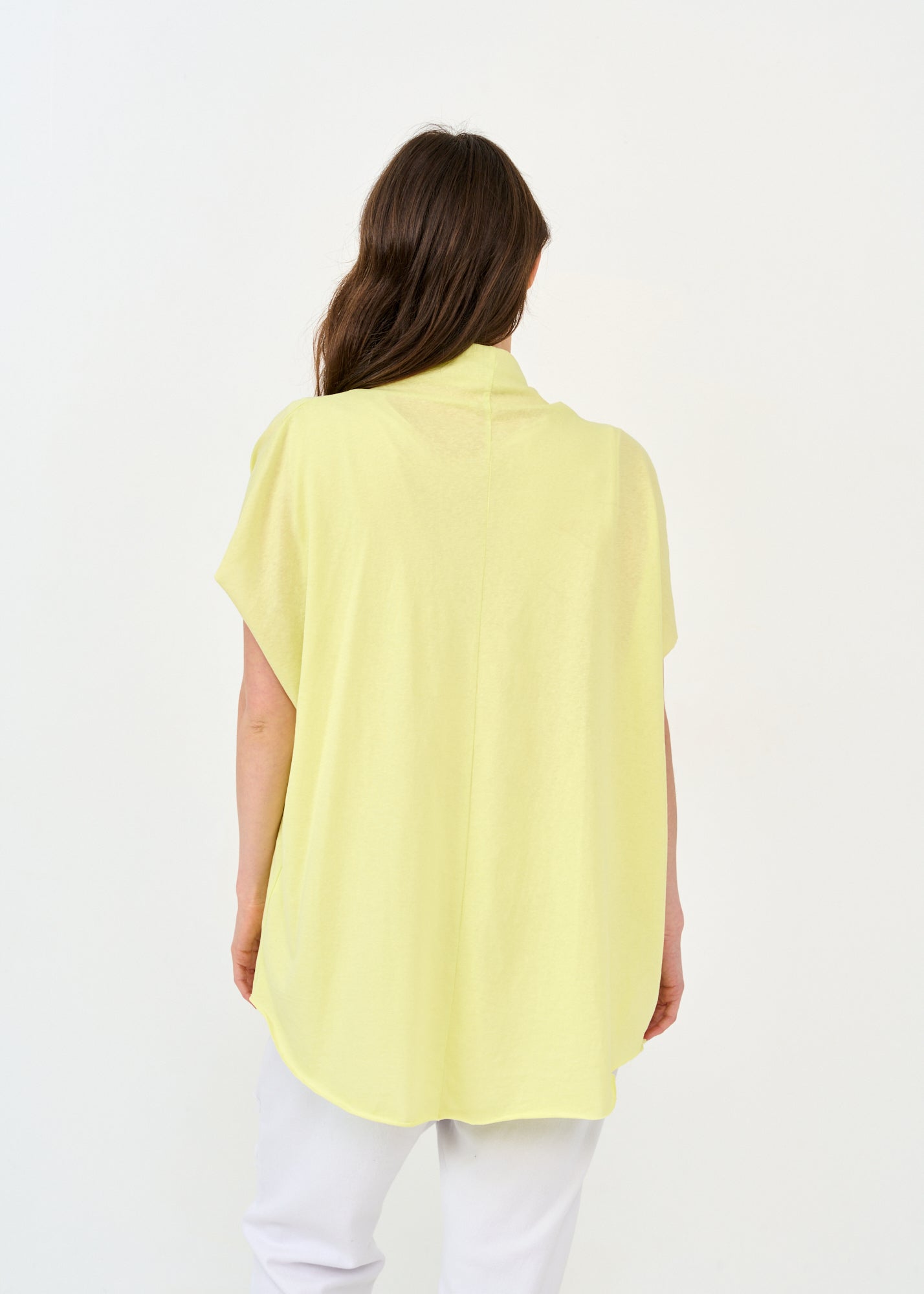 A shirt with a ribbed collar and a yellow short sleeve