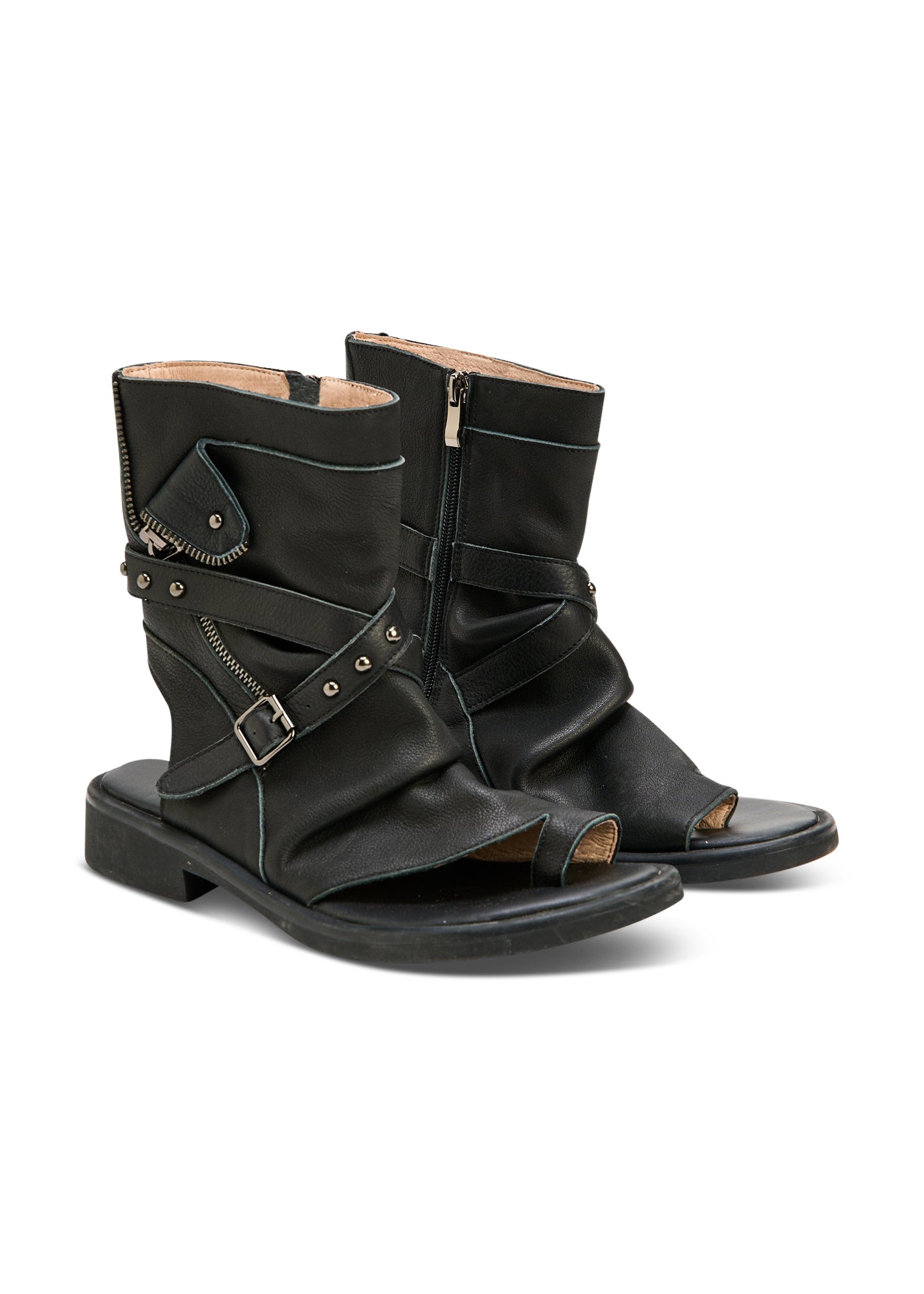 High sandals with straps and black buckle