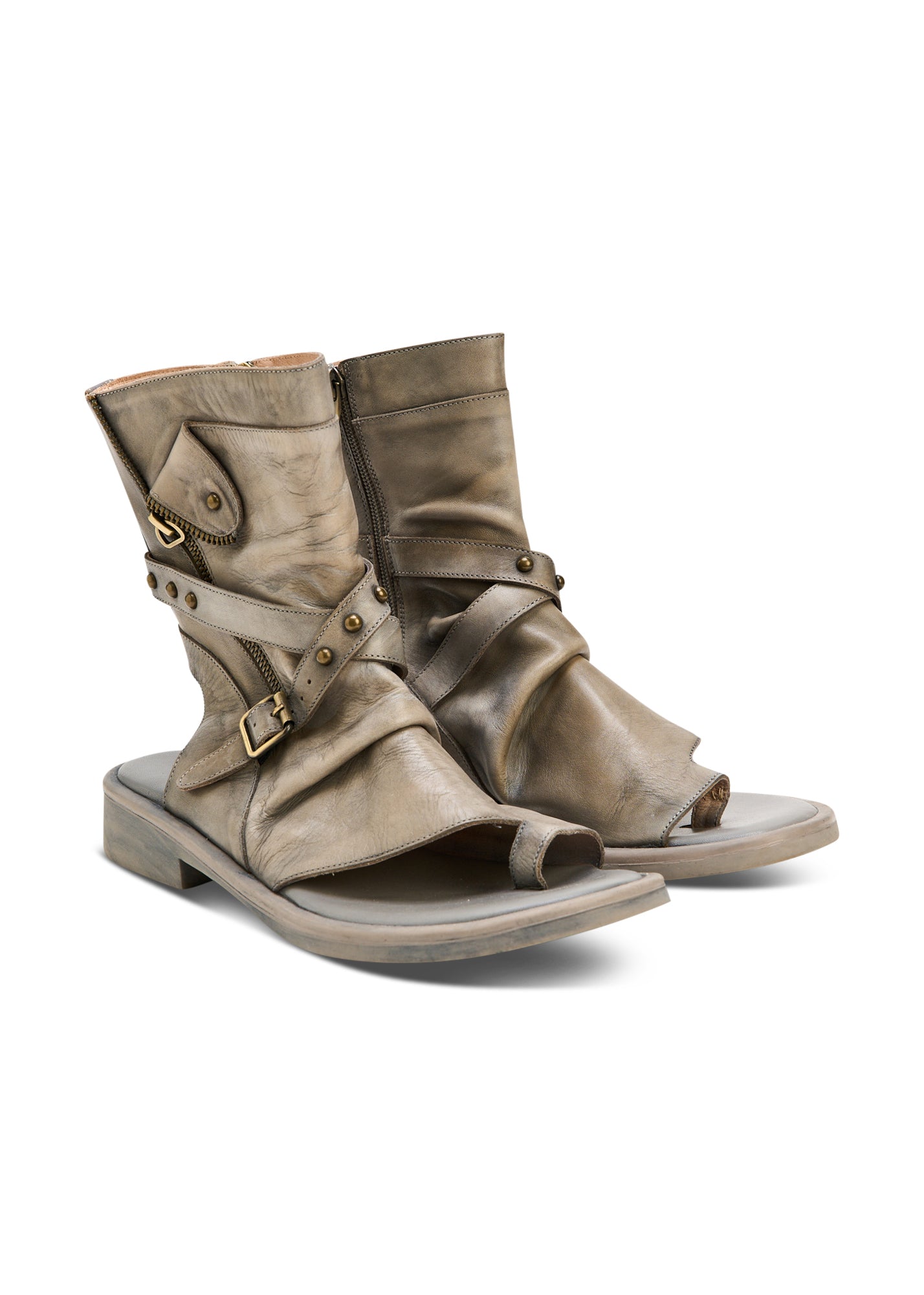 High sandals with straps and a gray buckle