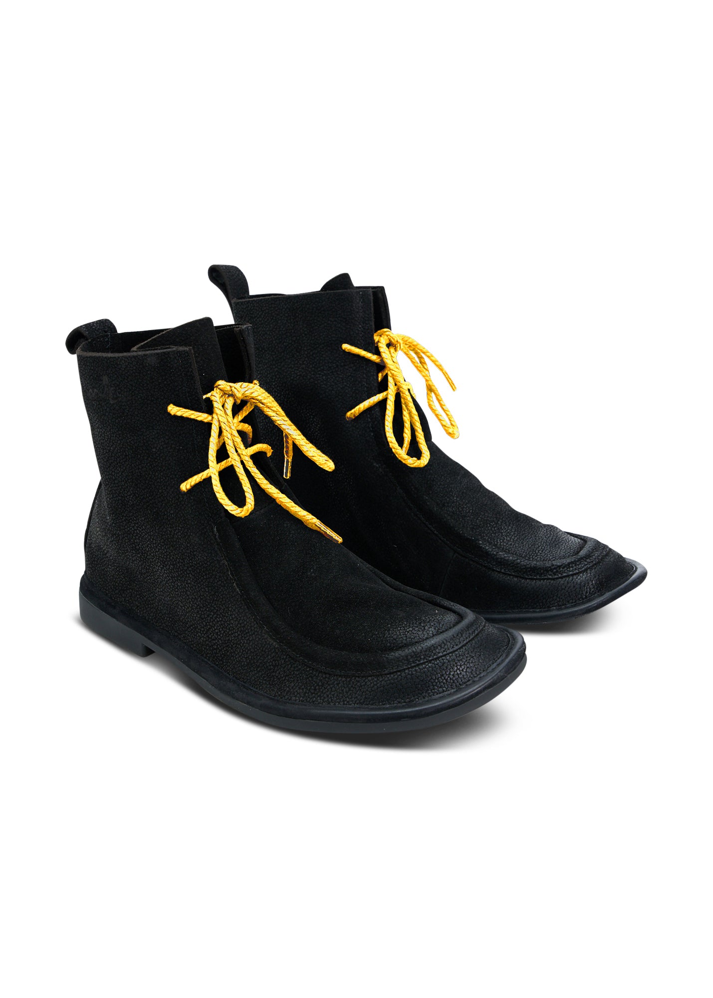 Wash soft leather boots with black laces