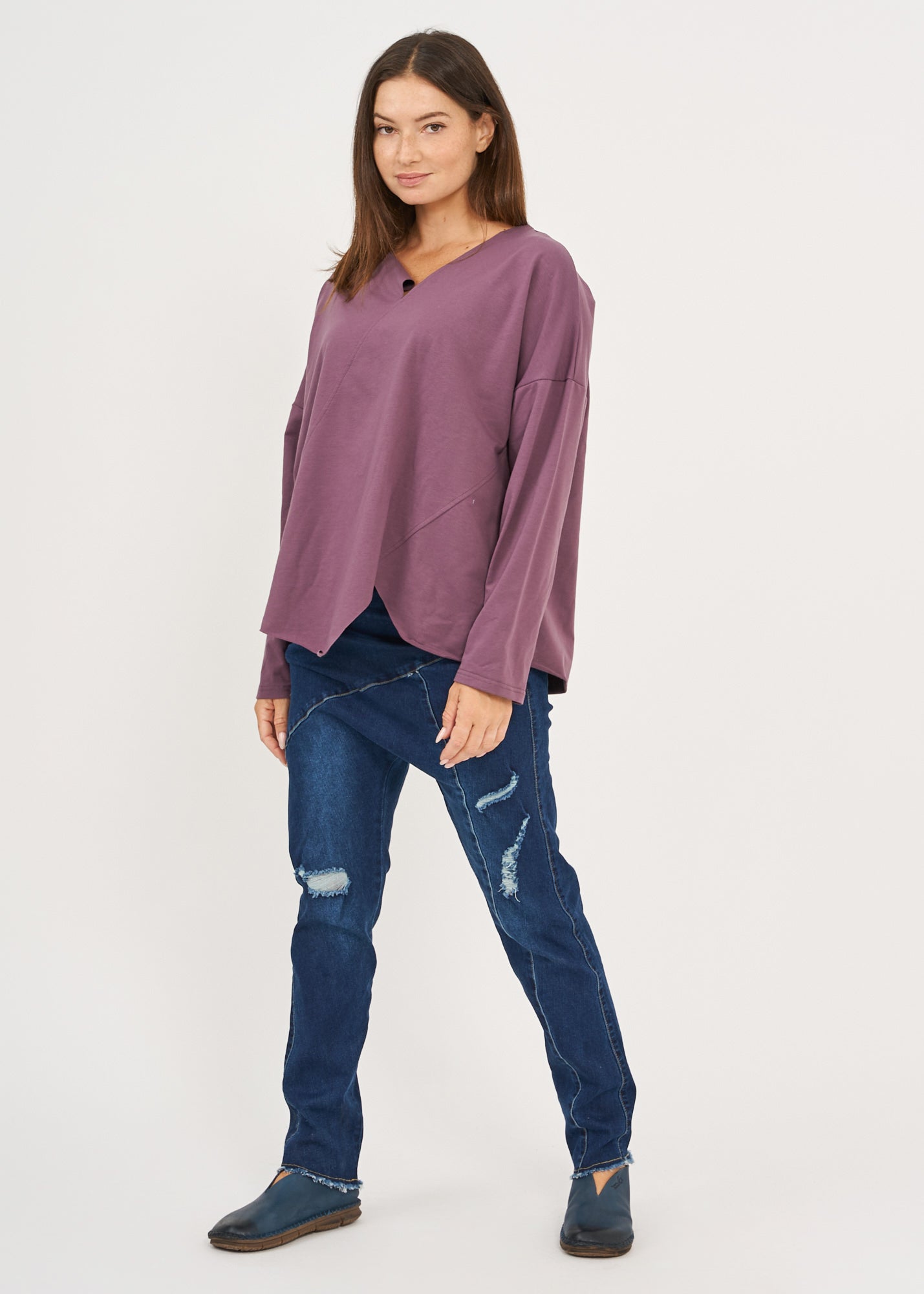 Purple triangle collar long sleeve shirt