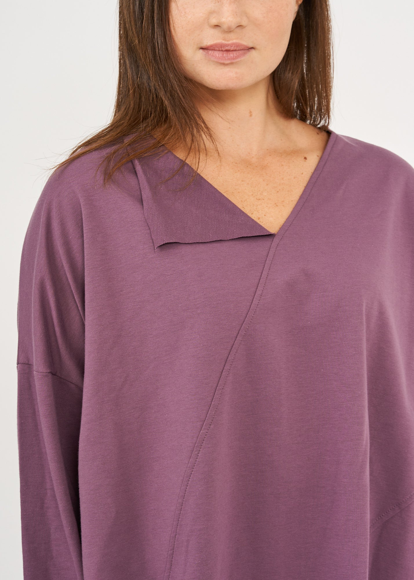 Purple triangle collar long sleeve shirt