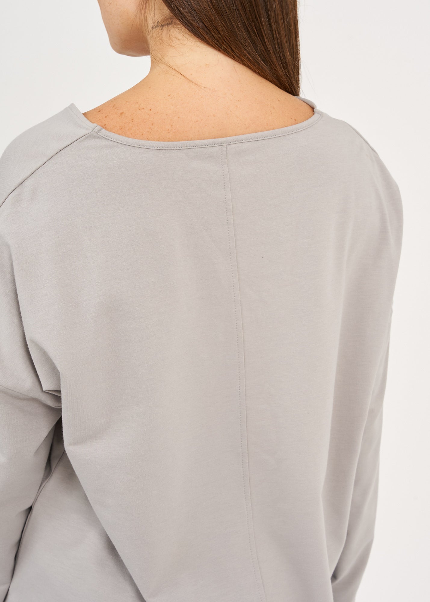 Light gray triangle collar long sleeve shirt