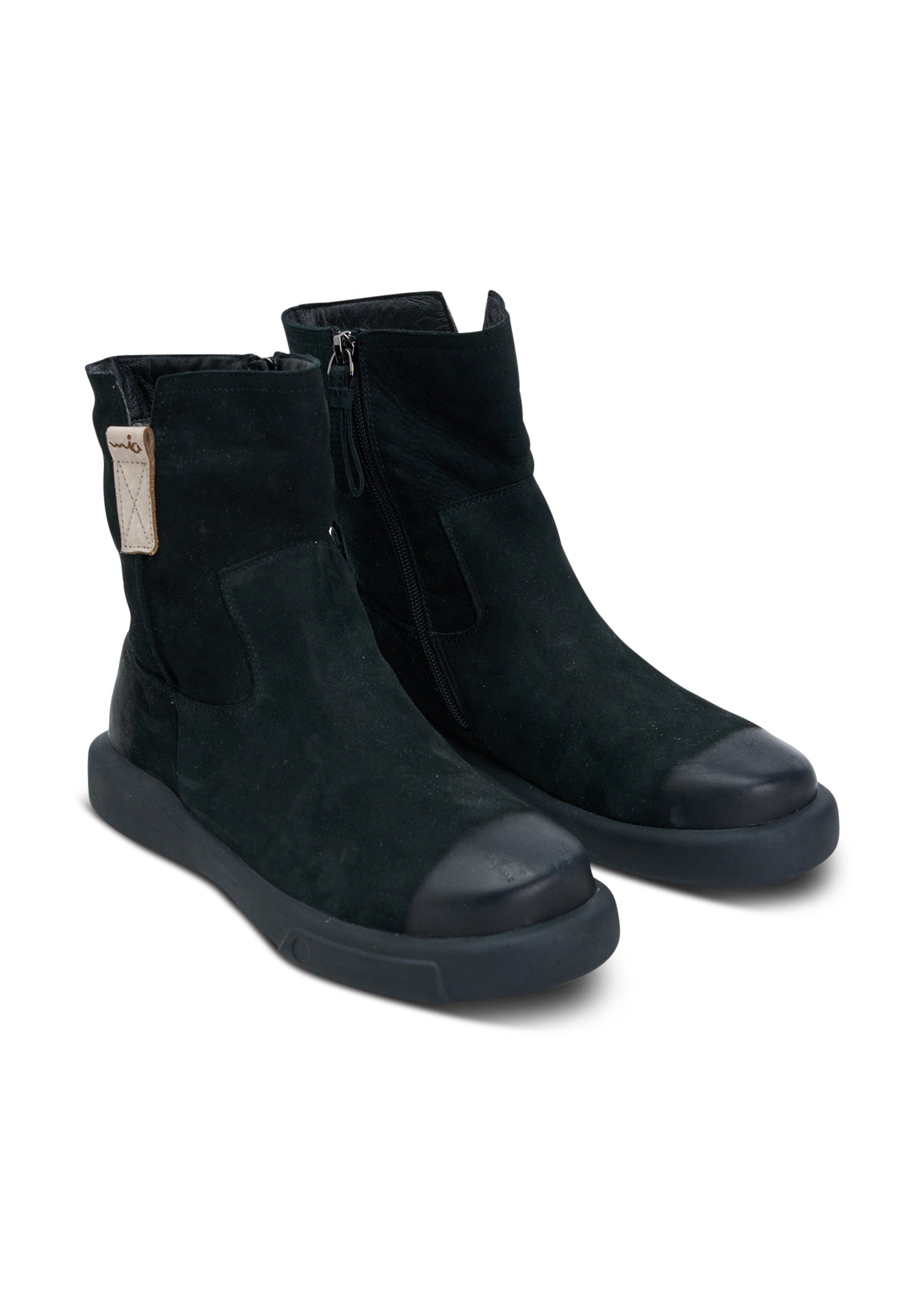 Black inner fur leather boots