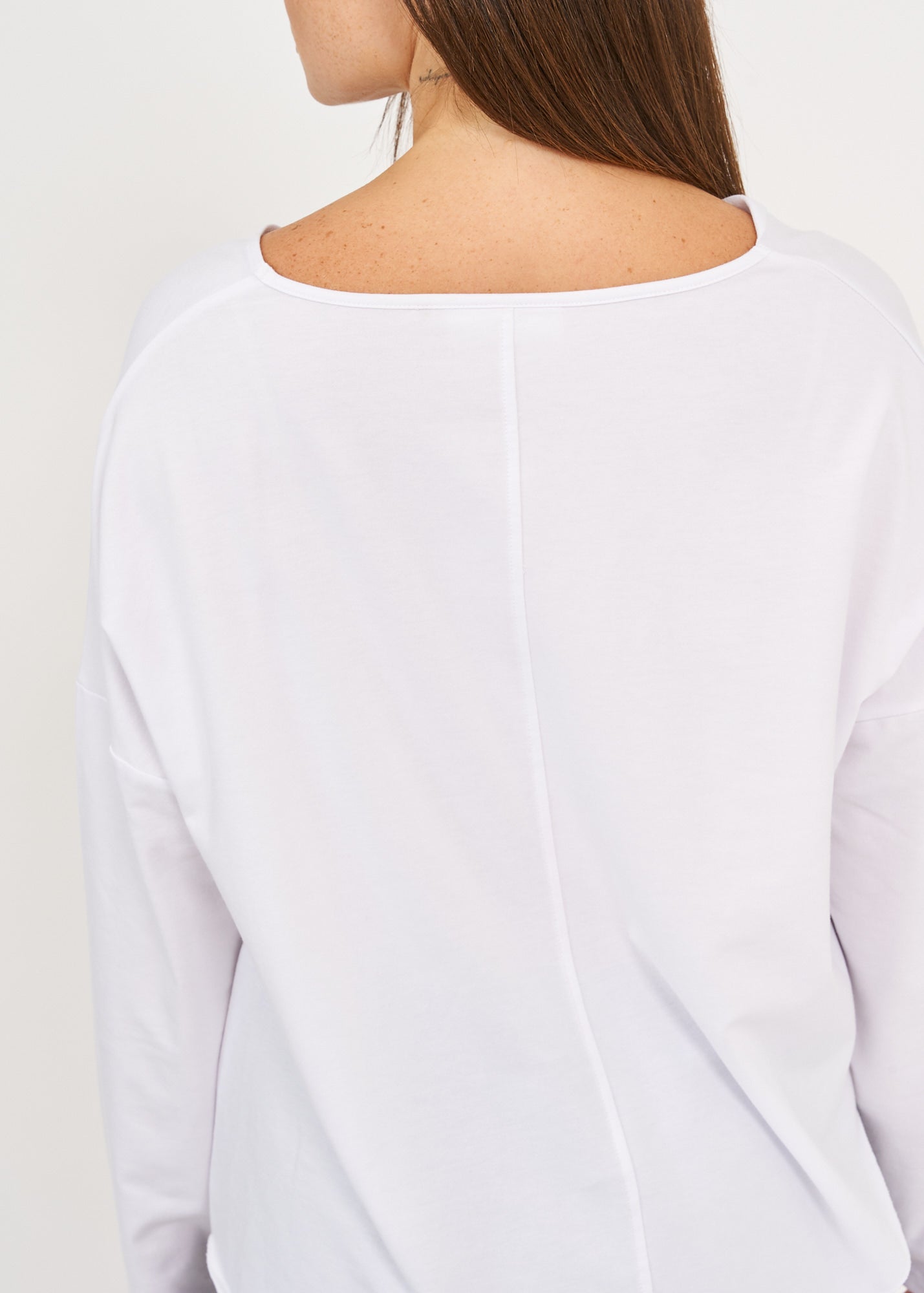 Long sleeve white triangle collar shirt