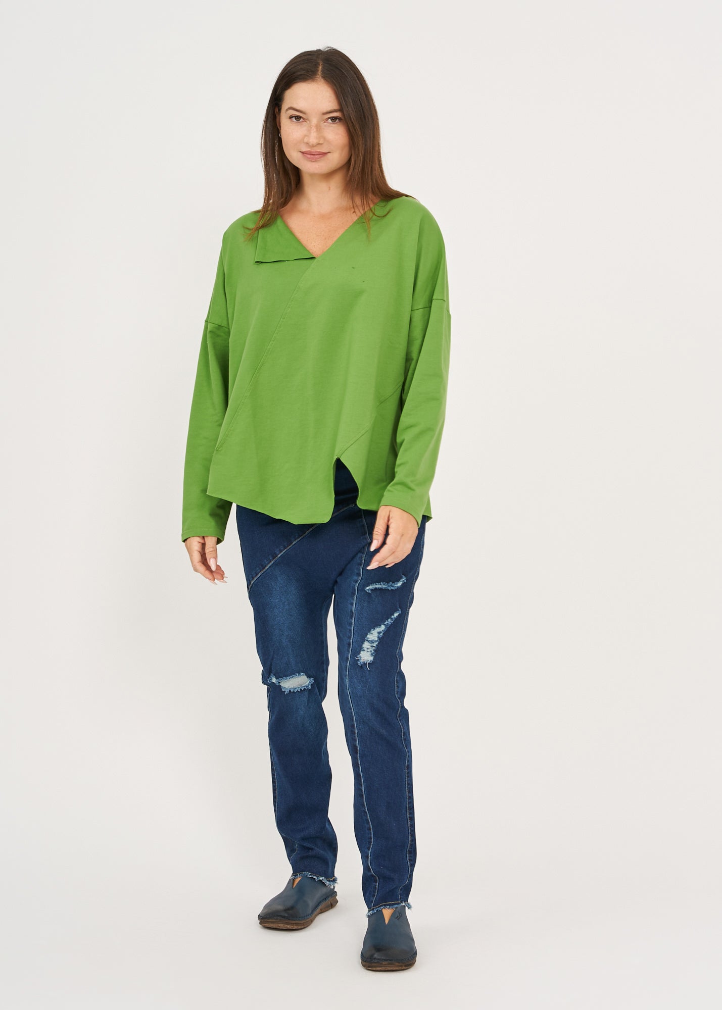 Green triangle collar long sleeve shirt