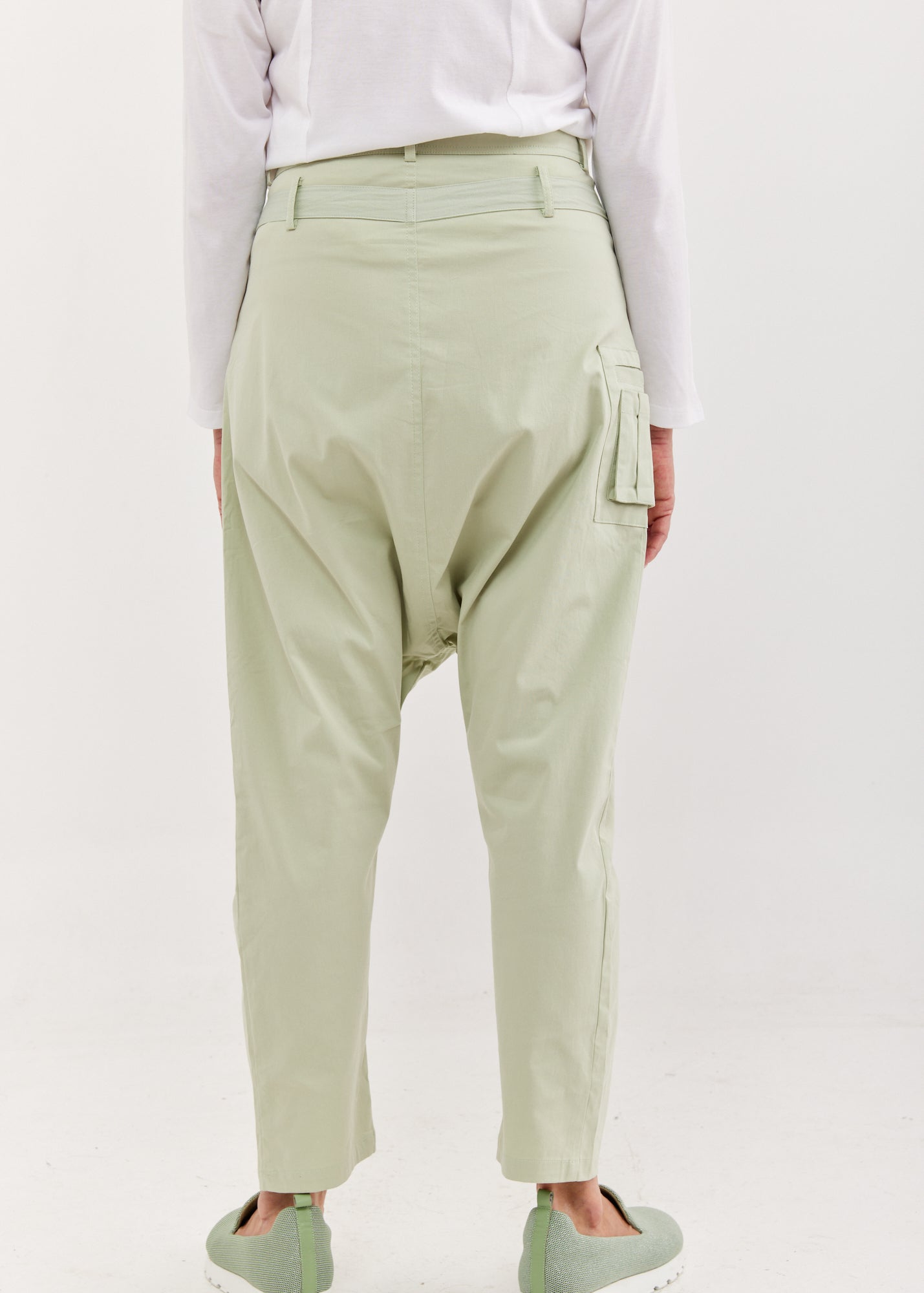 מכנסיים שקי עם סרט ירוק בהיר