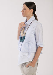 Short button-up with a blue pocket