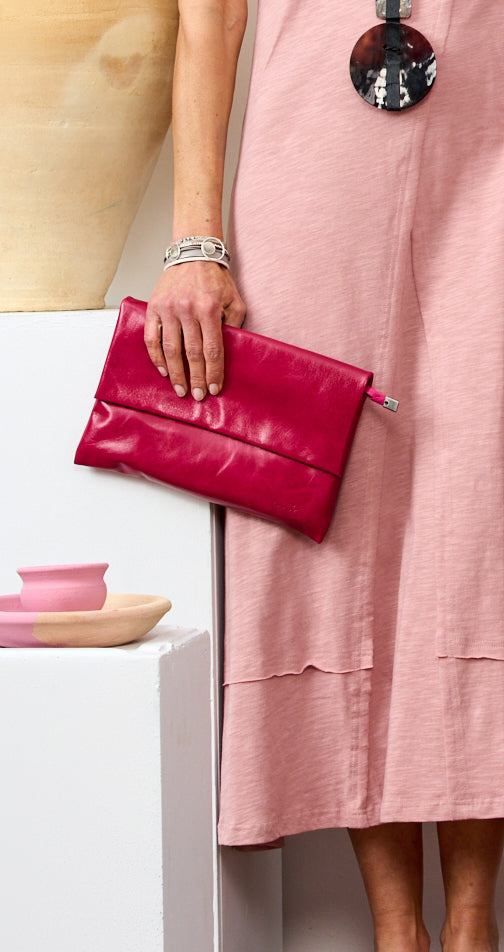 Fuchsia pink magnetic clafa evening bag