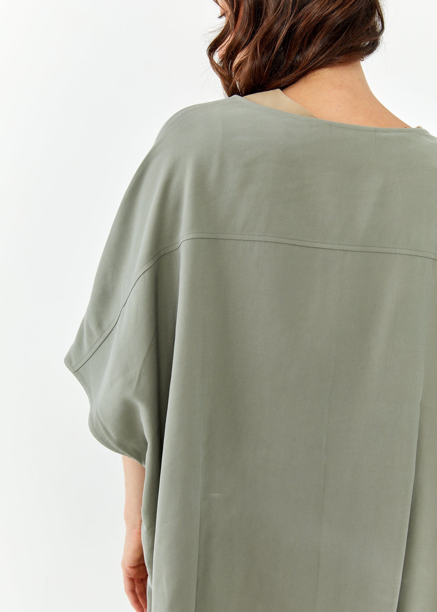 Oversized asymmetric green buttoned shirt