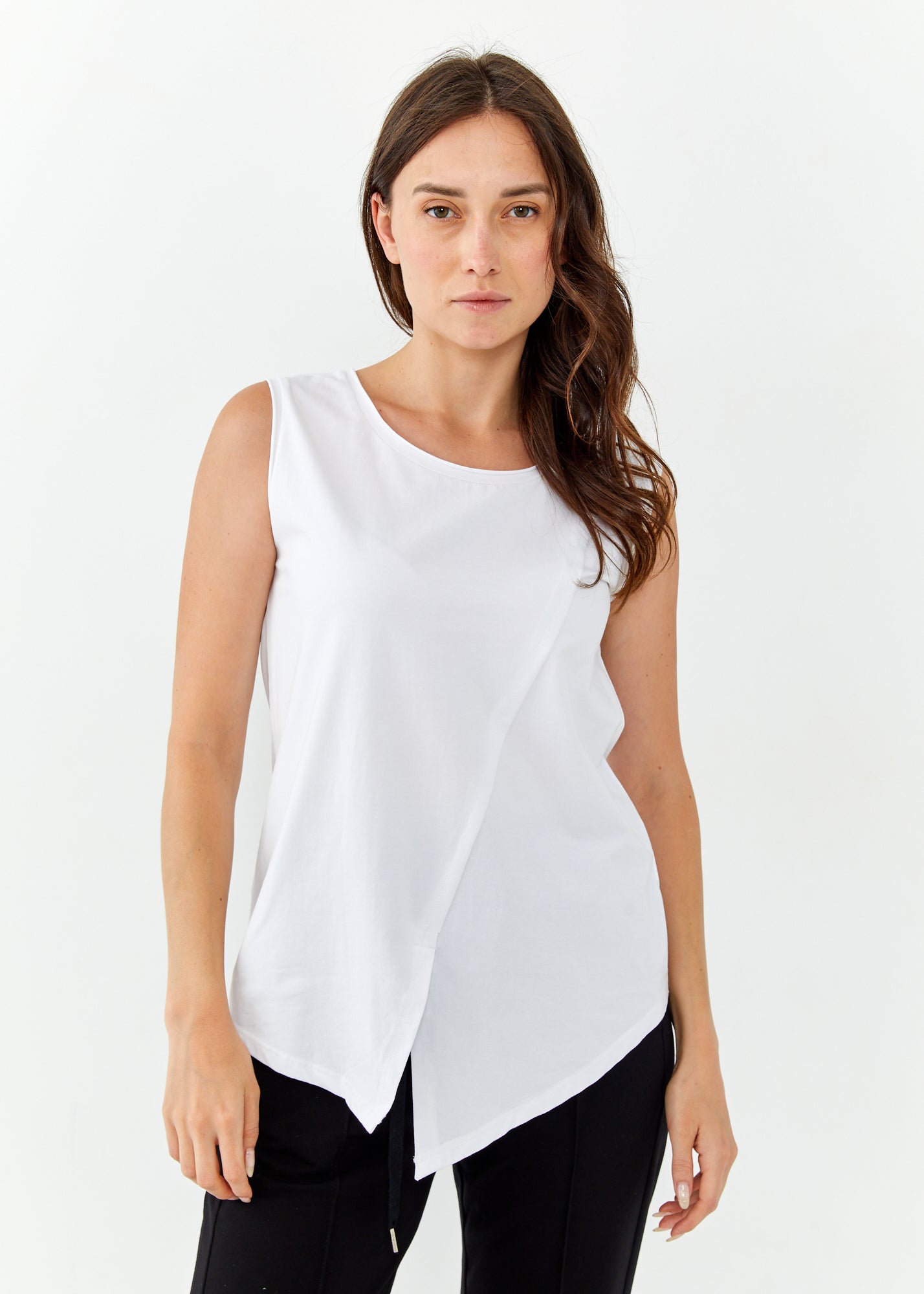 White lace-up diagonal stitching tank top