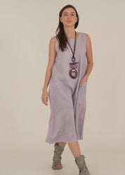 Sleeveless linen dress with blue square pockets