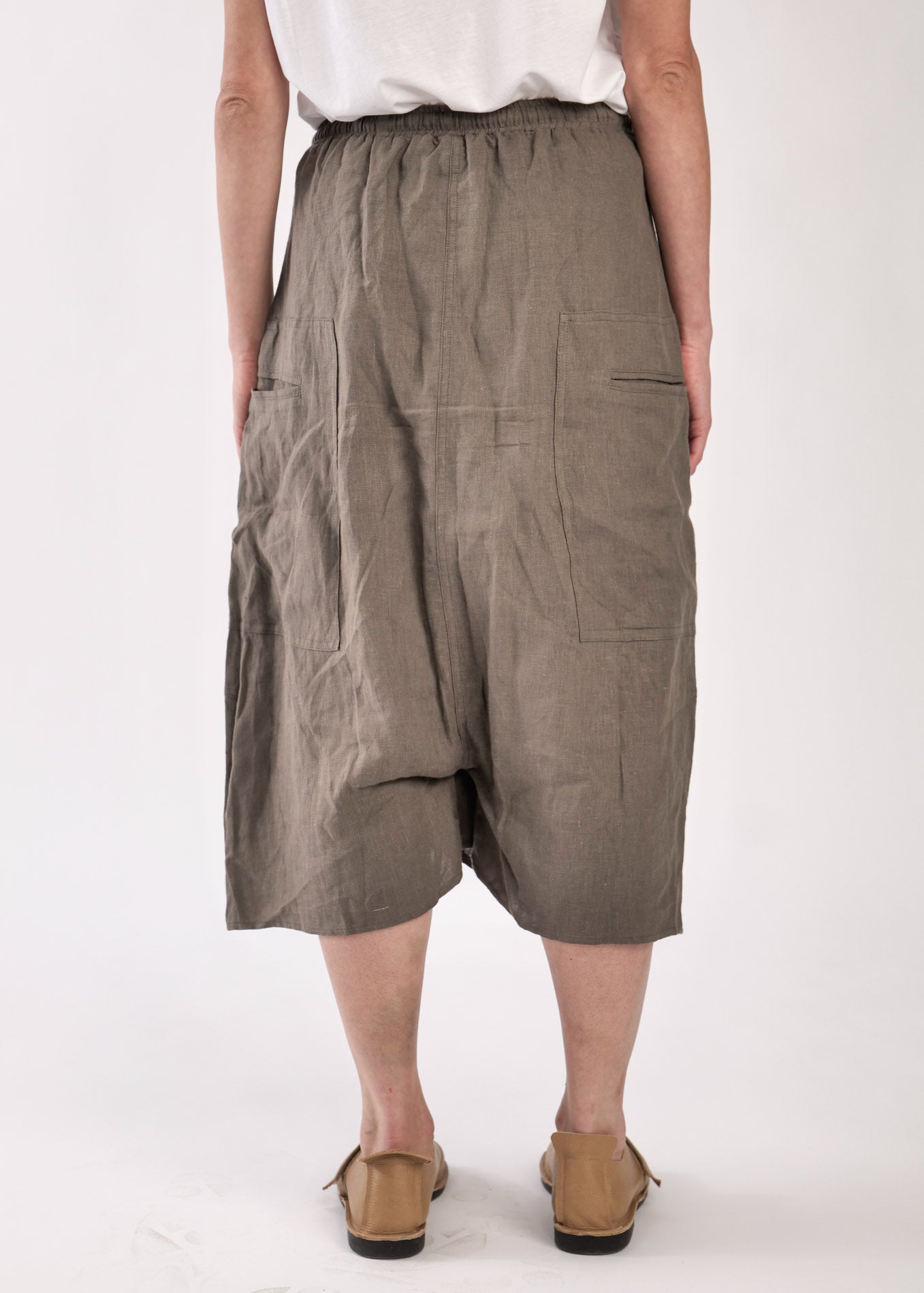 Skirt pants with pockets on the sides green