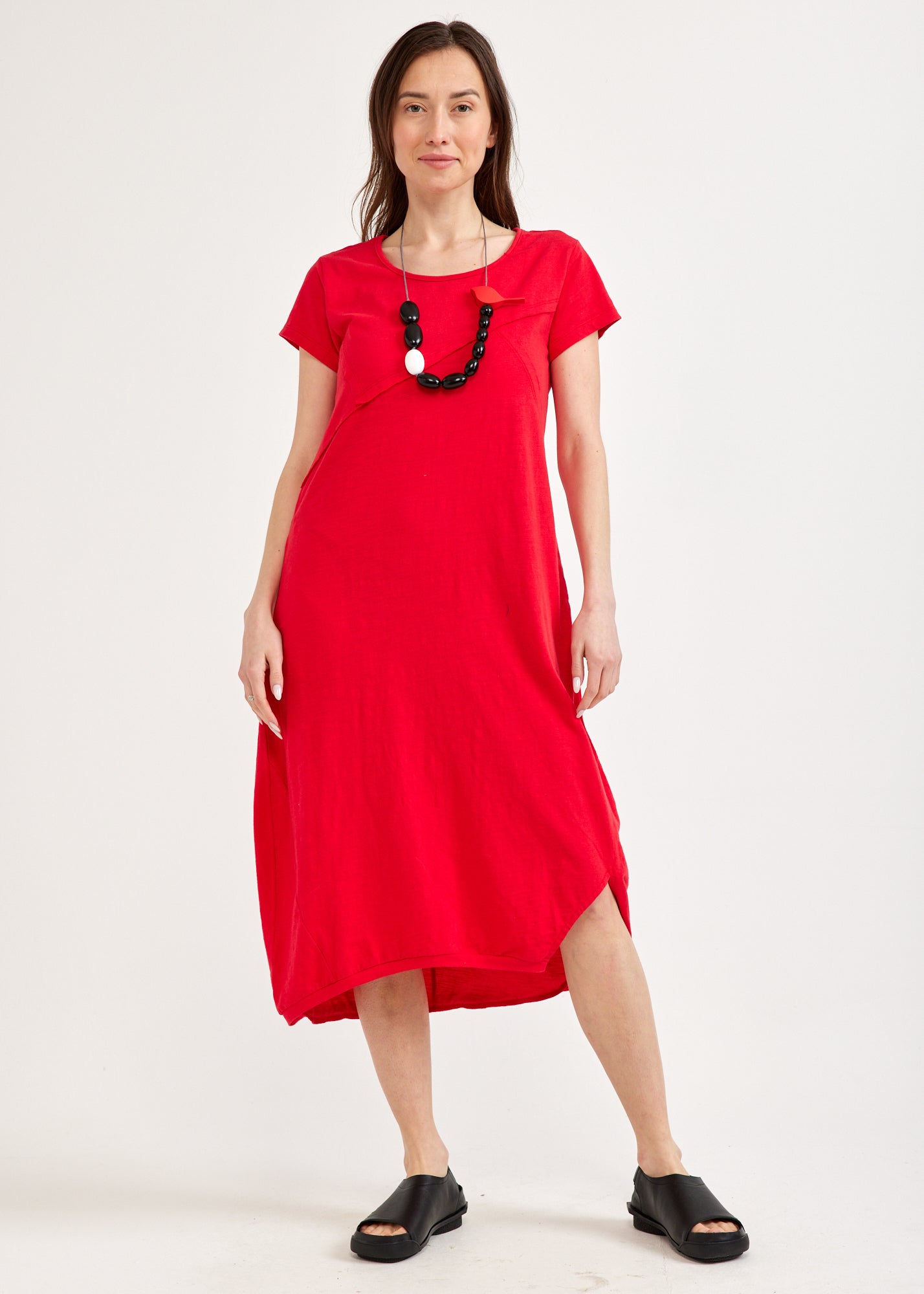 שמלה עם חתכים אלכסוניים אדום