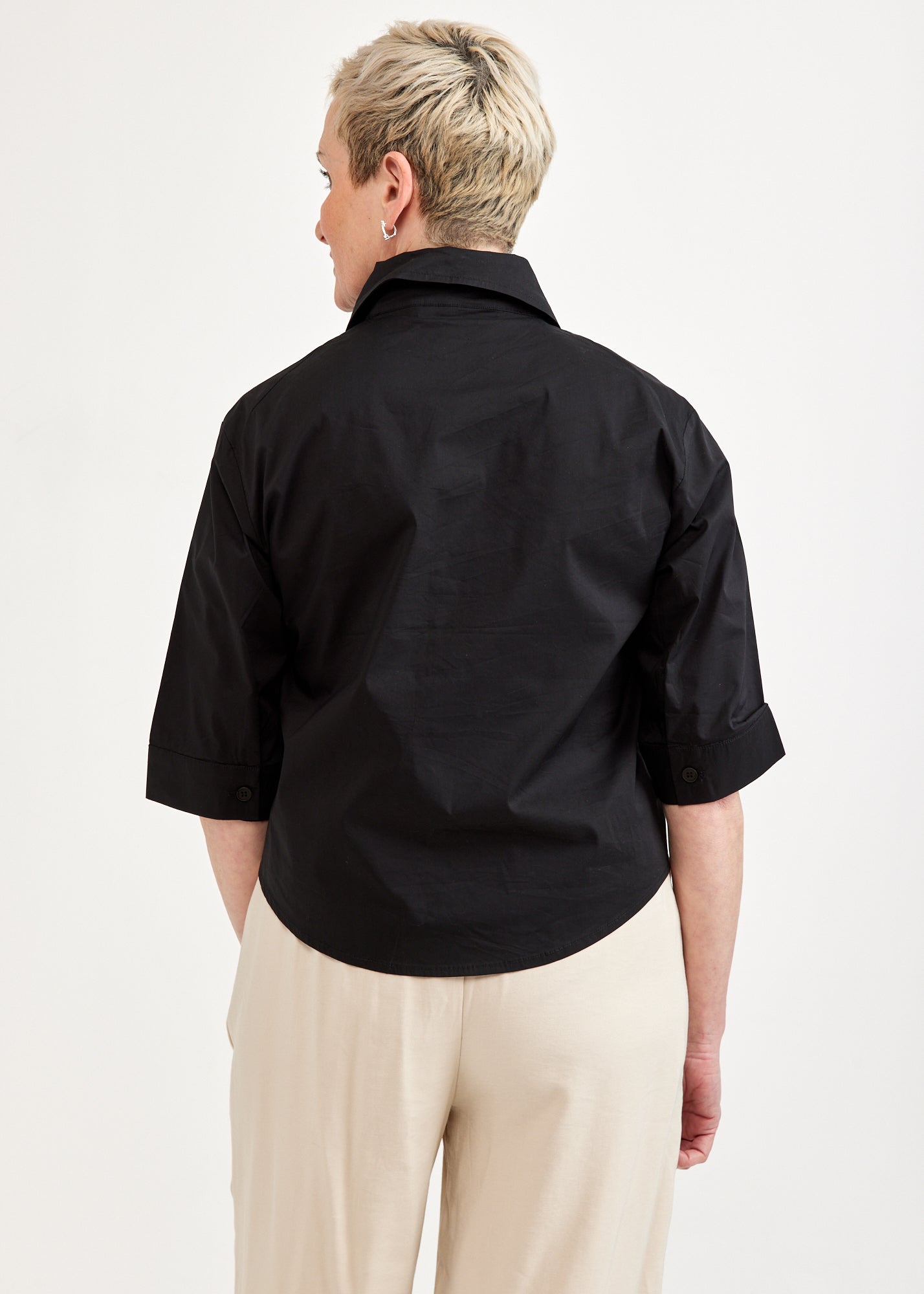 Short button-down with a black pocket