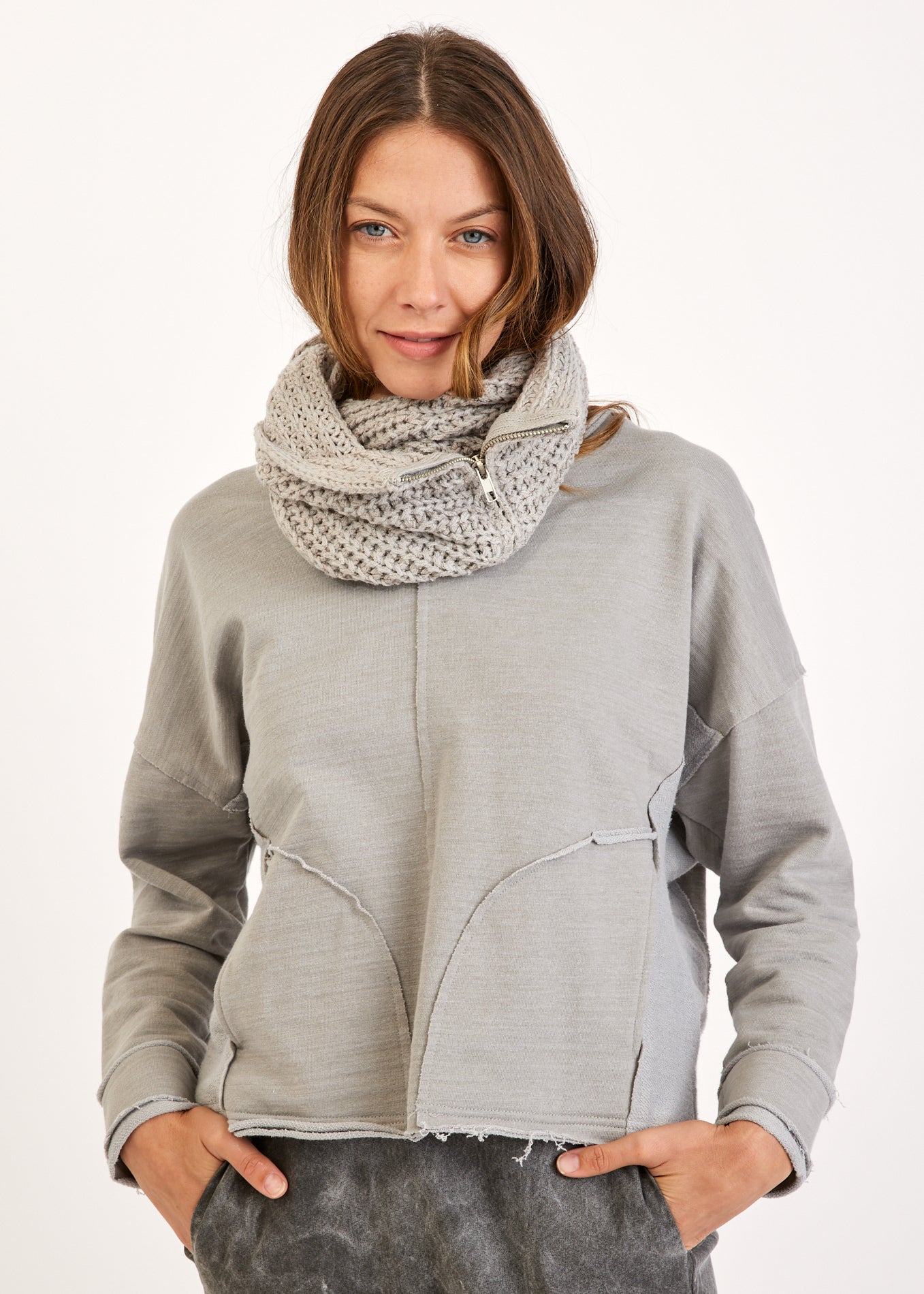 Scarf with a gray zipper