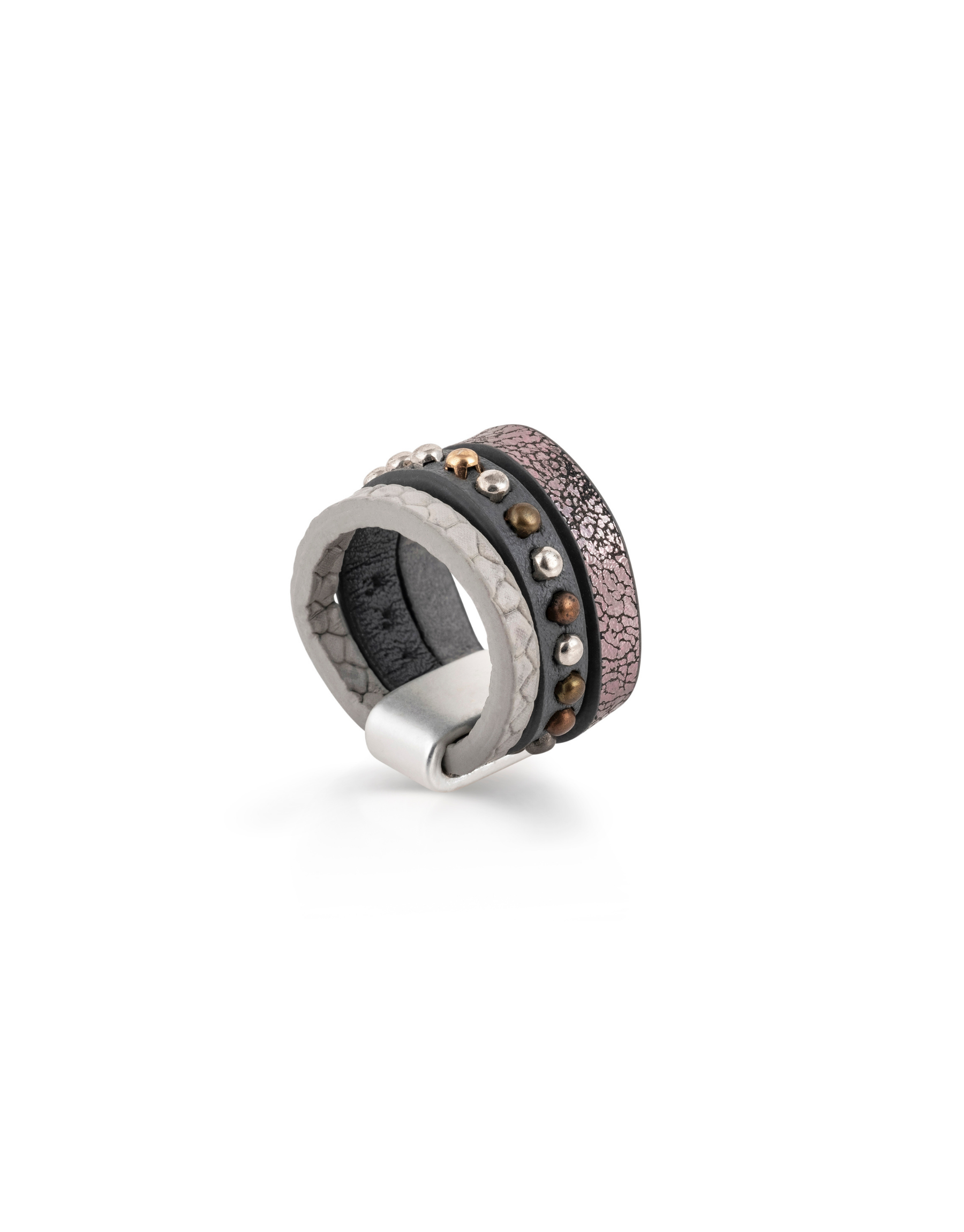 Leather ring 3 rows with inlaid silver stones